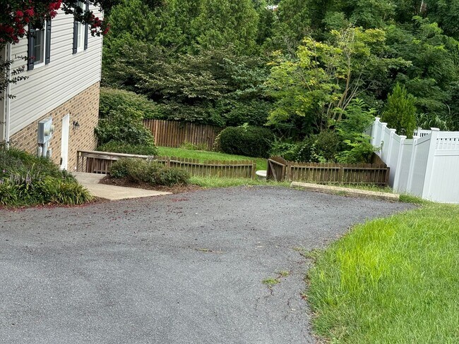 1868 Park Rd