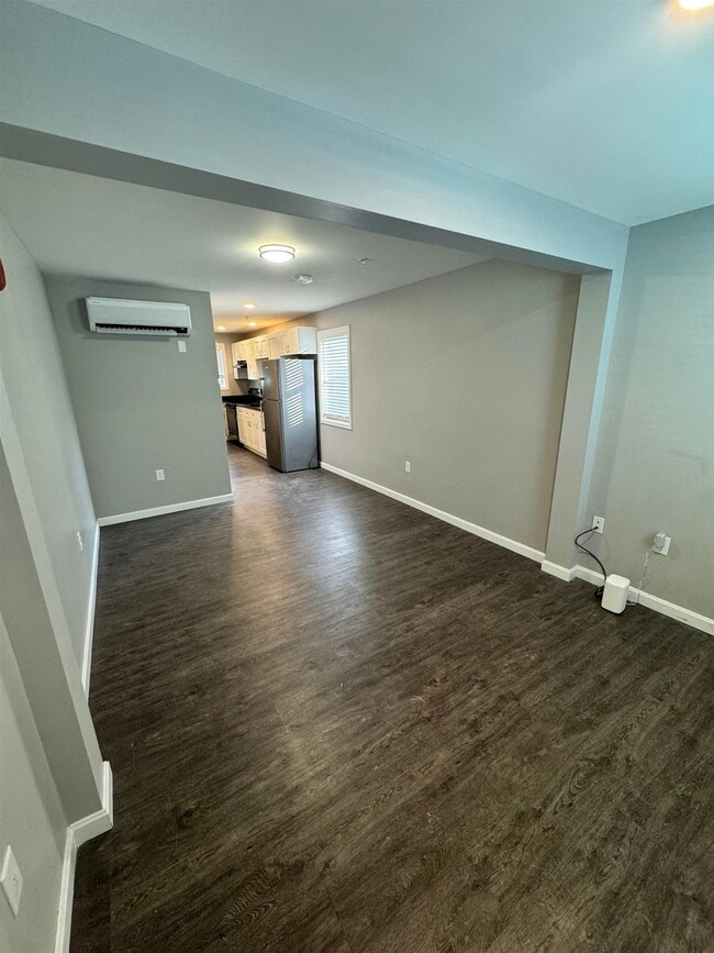 Building Photo - 10 Monarch Wy Unit 103