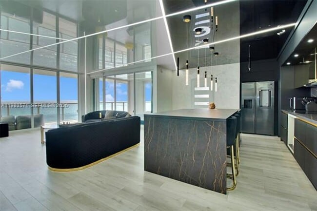 Building Photo - 16699 Collins Ave Unit 16699 Collins Ave # 2002