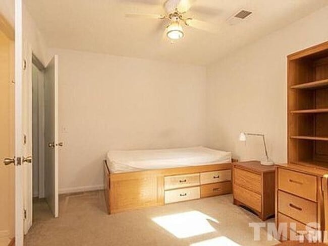 Photo - Room in Condo on Collegiate Cir
