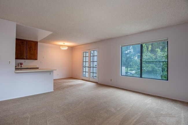 Photo - 2 Bedroom 2 Bathroom Condo Available For Rent In Collwood Meadows!
