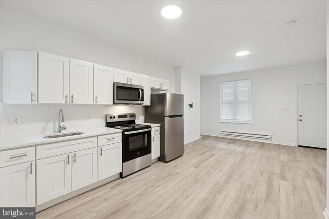 Photo - 1529 N Hollywood St