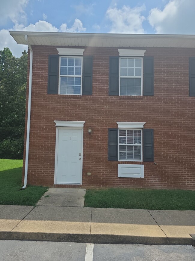 Building Photo - 150 Alcorn St Unit F1 Rental