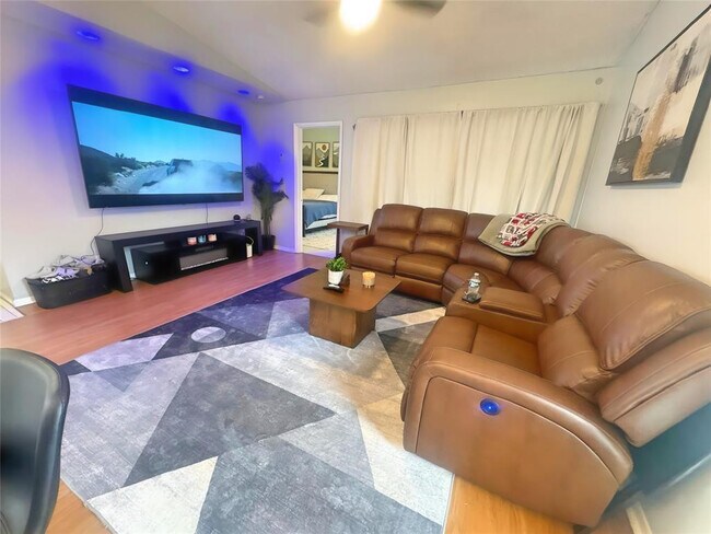 Photo - 8007 NW 71st Ct