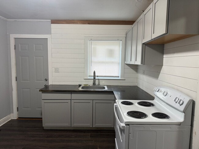 Photo - 1204 Julia Ave Unidad #B