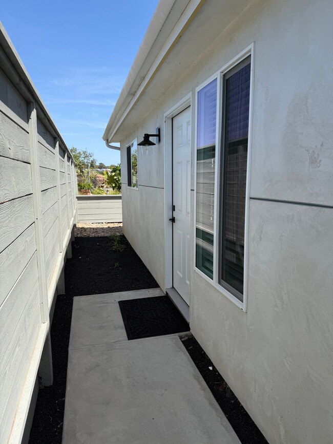 Photo - 3273 Chicago St