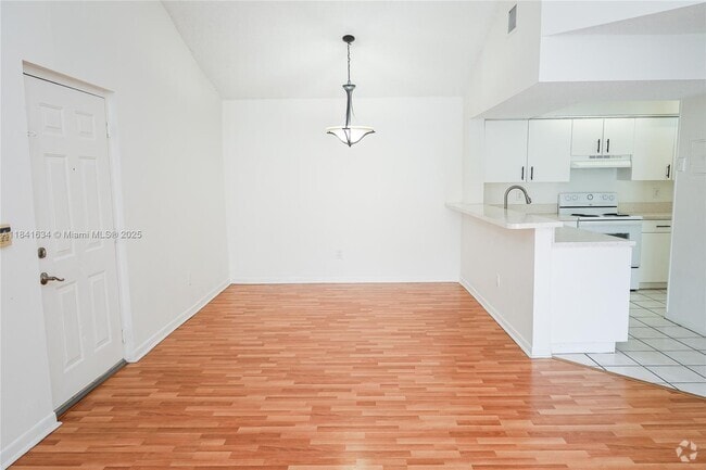 Building Photo - 18870 NW 57th Ave Unit 306 Rental