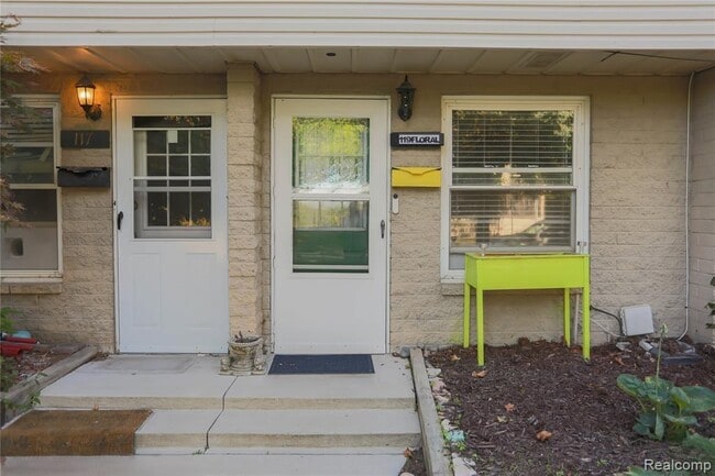 119 Floral Ave