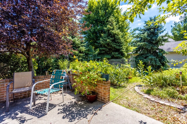 SUGAR CREEK APARTMENTS