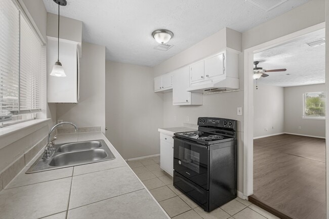 Photo - 15011 Tipcrest St