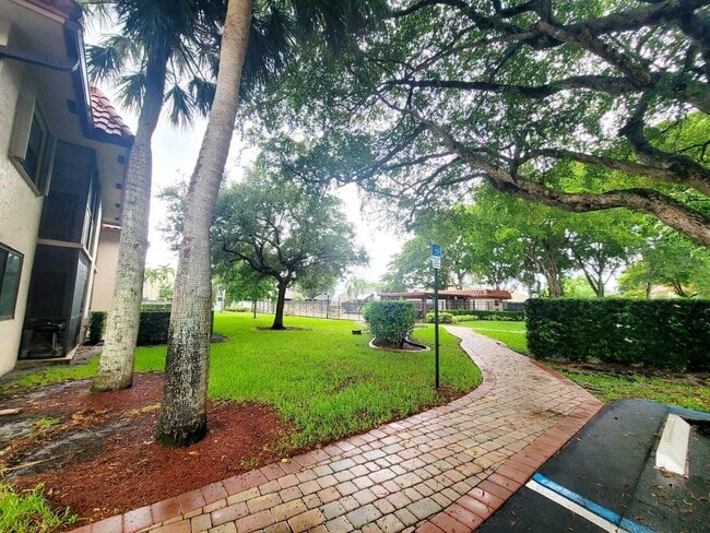 Photo - 15702 E Waterside Cir Unit 203