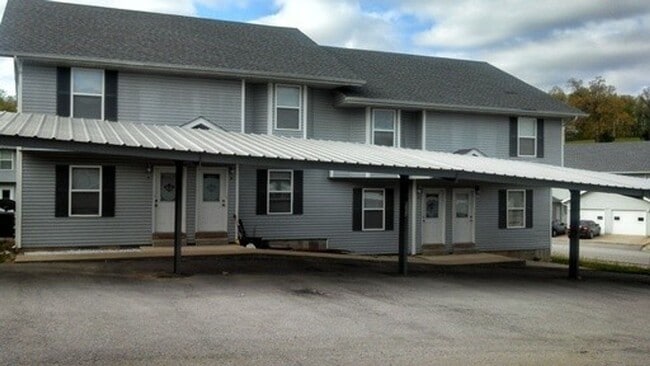 Building Photo - 20329 Skyview Dr Unit C