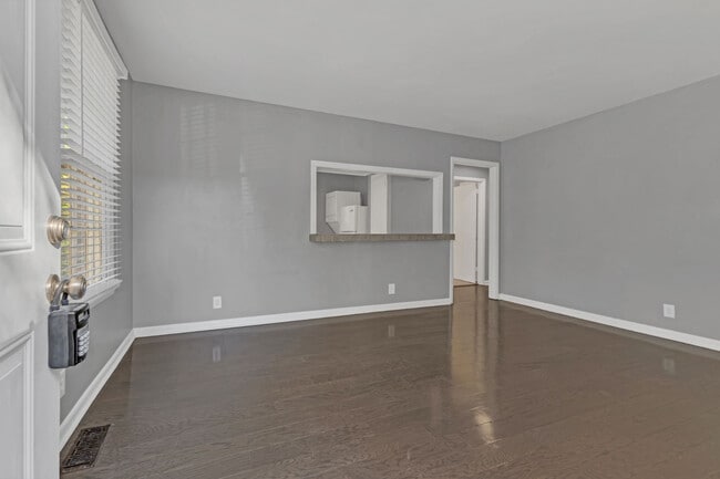 Photo - Charming Duplex in Prime Walkable 12 South Location!