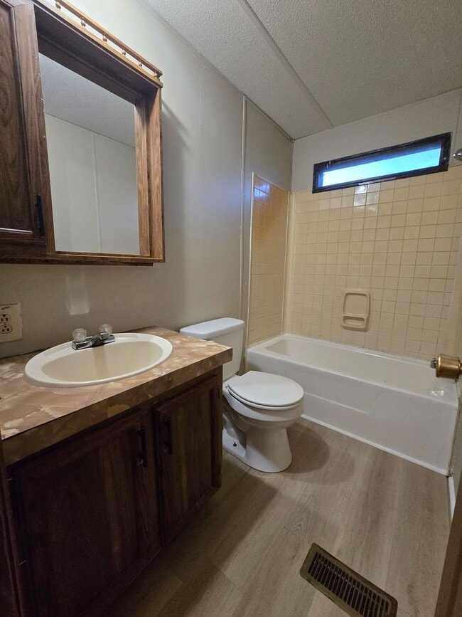 Photo - 3 bedroom, 2 bath Mobile Home in Yorktowne