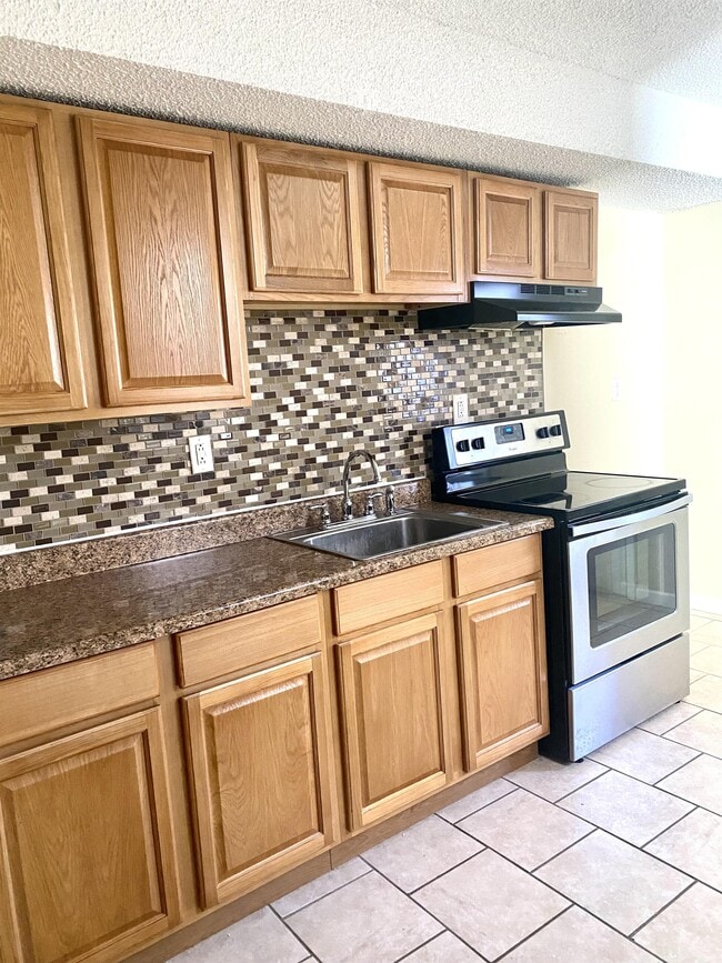 Photo - 44 Terrace St Apartments Unit Suite 3 - 2nd Floor Right