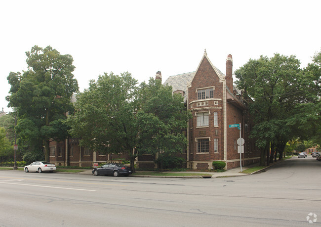 Building Photo - Broadway Apartments