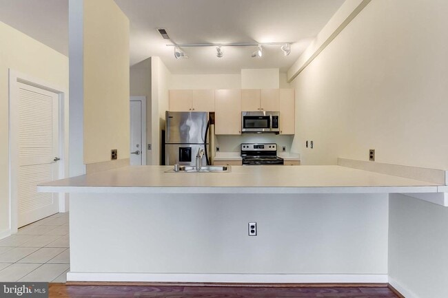 Photo - 2007 Clipper Park Rd Unit 425