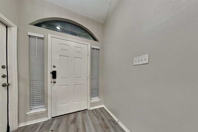 Photo - 9903 Jockey Club Dr