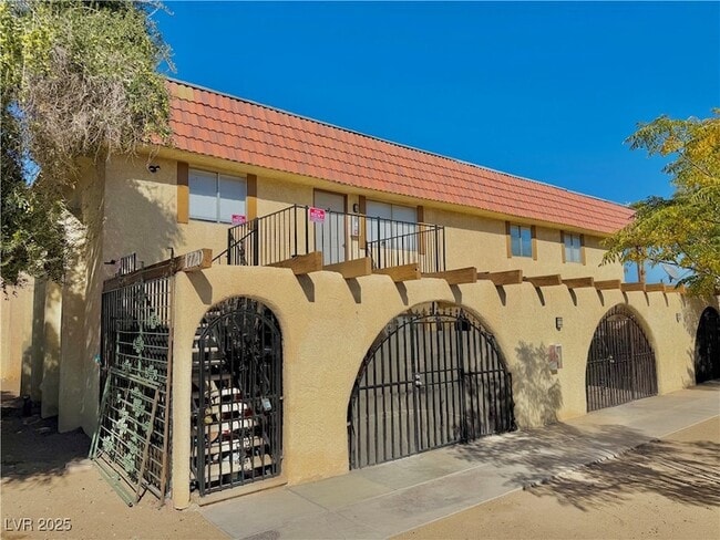 Building Photo - 1720 Cordoba Ln Unit A