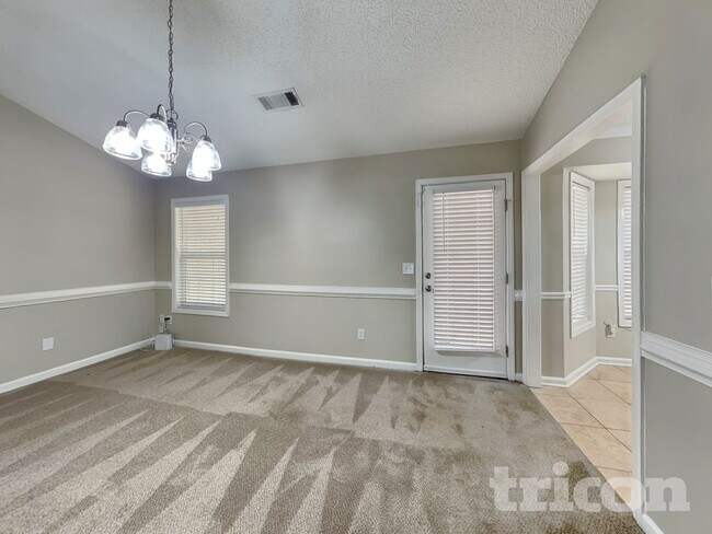 Photo - 147 Peachtree Glen Dr