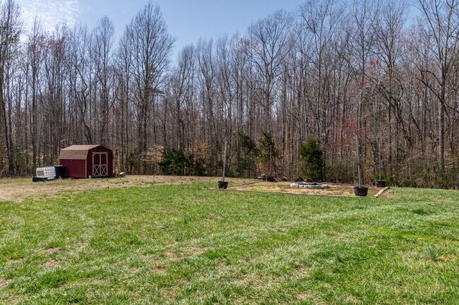 Your Next Home Awaits: 3-Bedroom Gem in Kents Store, VA!