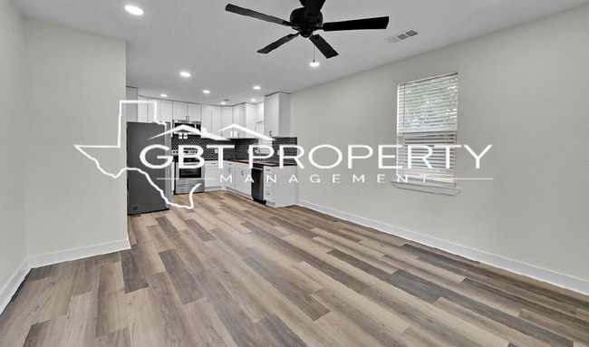 Photo - Spacious 4 Bed, 2 Bath Home for Rent – Reu...
