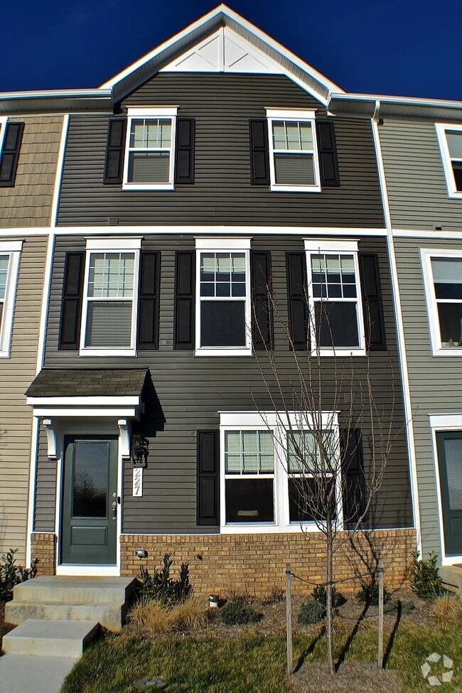Building Photo - 227 Presidents Pointe Ave Rental
