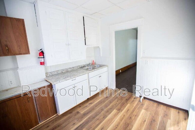 Photo - 554 Highland Avenue