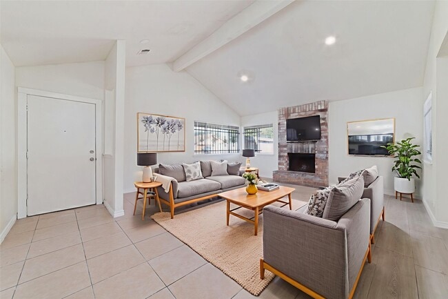 Photo - 5711 Longforest Dr