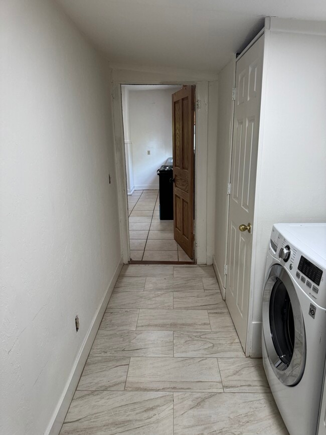 Photo - 2601 N Robinson Ave