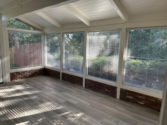 Photo - 110 Colonial Dr