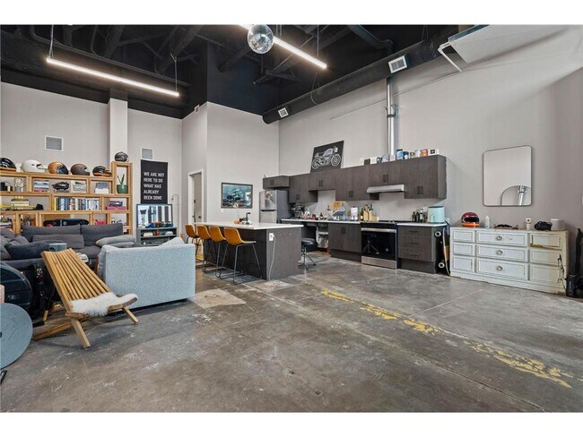 Photo - 801 SE 9th St Unidad 101