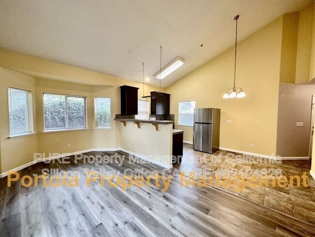 Photo - 126 Hunolt St