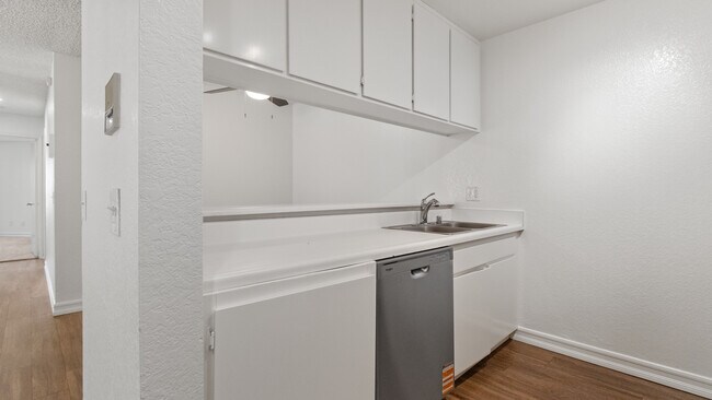 Photo - Villa Temecula Apartments