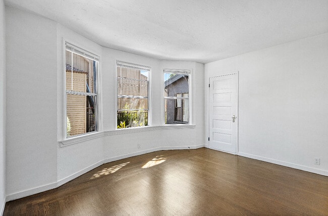 Photo - 1551 Saint Charles St