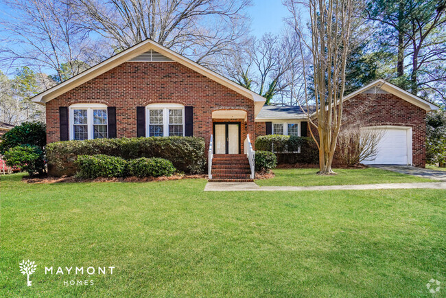 Building Photo - Charming 3 Bedroom Rental