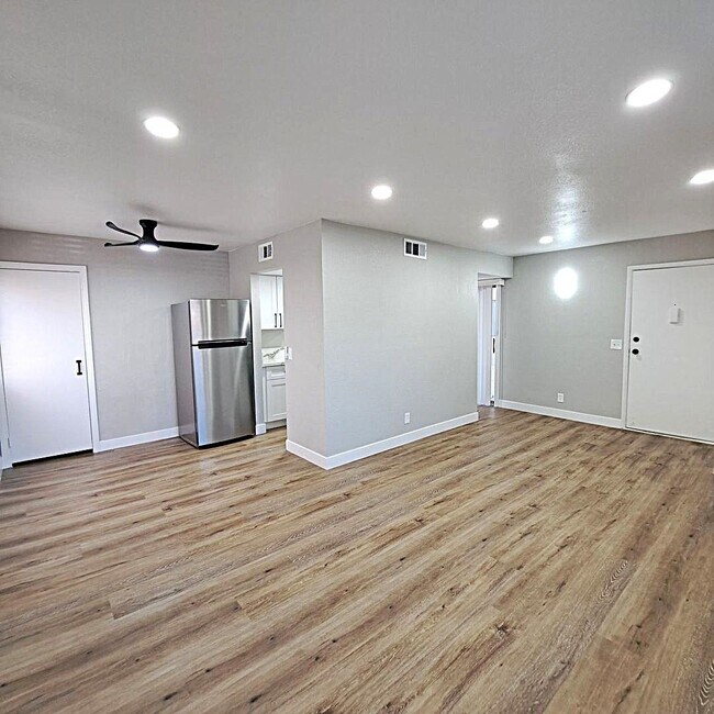 Photo - NEWLY RENOVATED & MODENIZED 2ND FLOOR CONDO IN SPRING VALLEY Unit RETABLO AVE