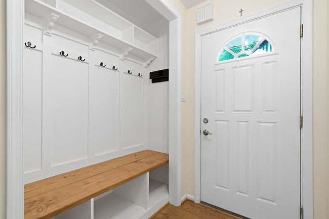 Photo - 3BD/2.5BA - Silver Spring Split Level - Move-In Ready