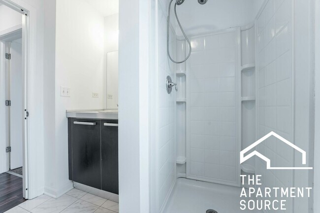 Photo - 1544 W Glenlake Ave Unit 2d