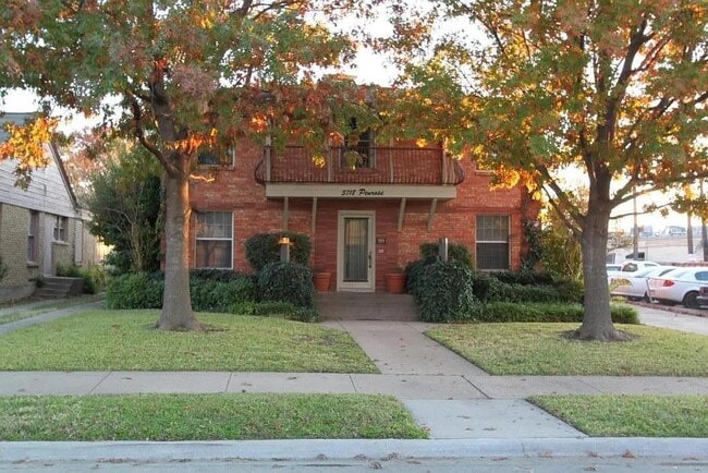 Building Photo - 5718 Penrose Ave Unit D