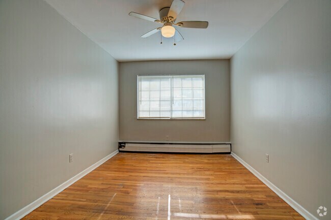 2BR, 1BA - 660SF - Bedroom 2 - Saf Cadieux LLC