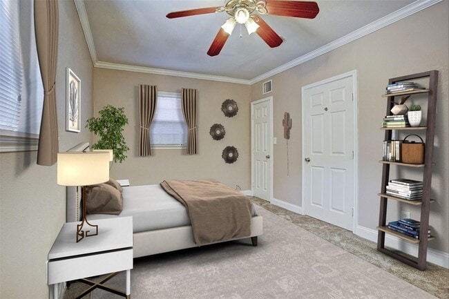 Photo - 315 W Saulnier St