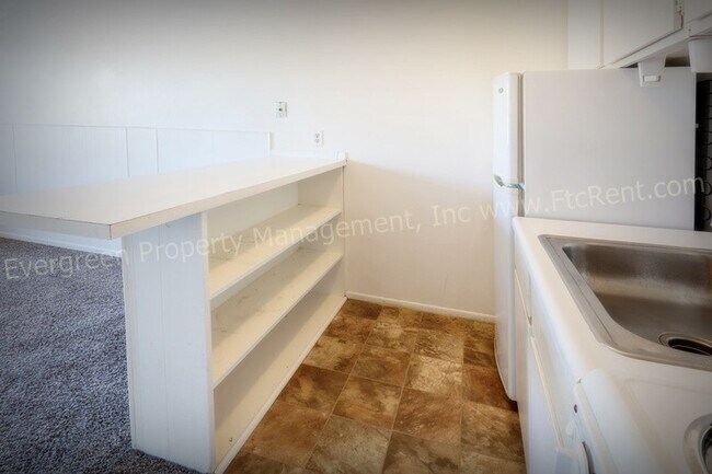Photo - 2008 W Plum St