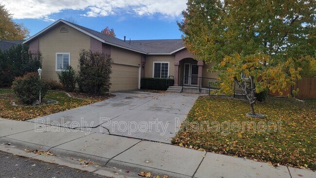 Photo - 917 W Greenhead St