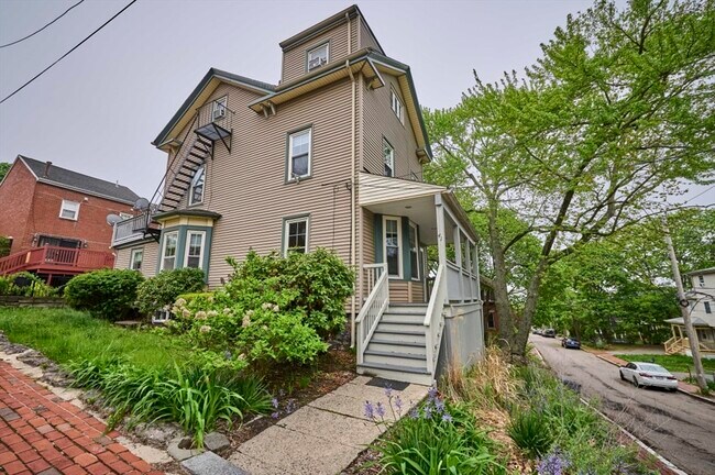 Building Photo - 41 Highland Park Ave Unit 1