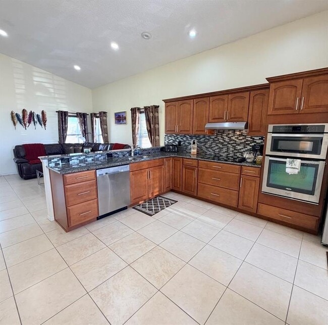 Photo - 106 Nazha Dr