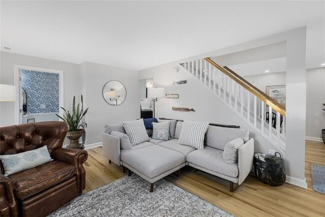Photo - 208 Marlborough St