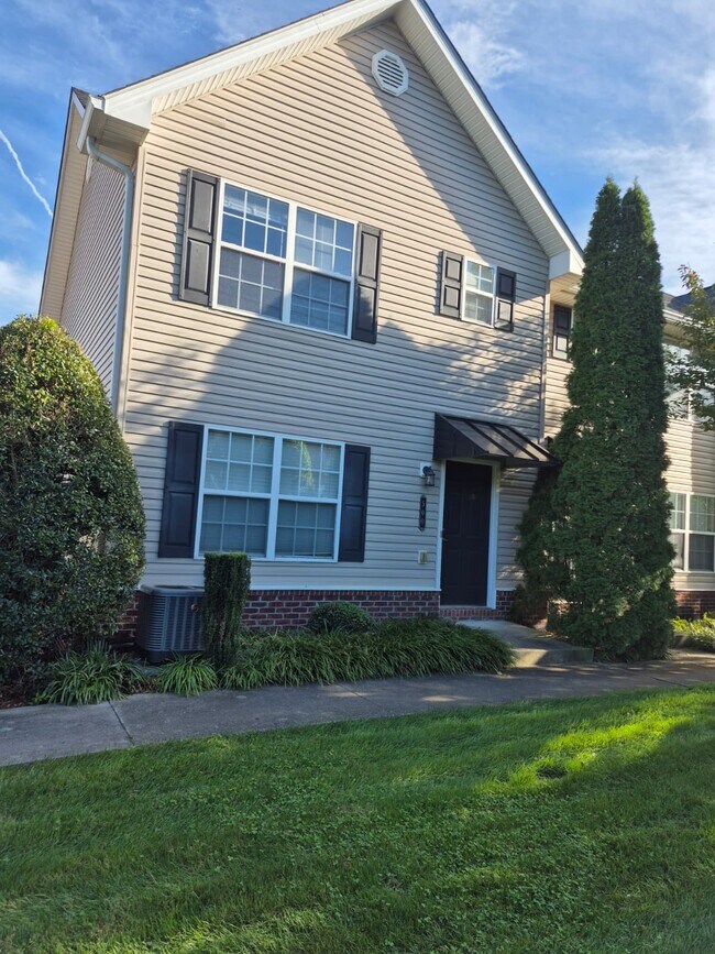 Photo - 2121 S Greenwood Dr Unit 500