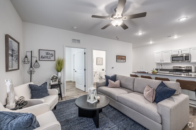2BR, 2BA - 1,016SF - Living Room