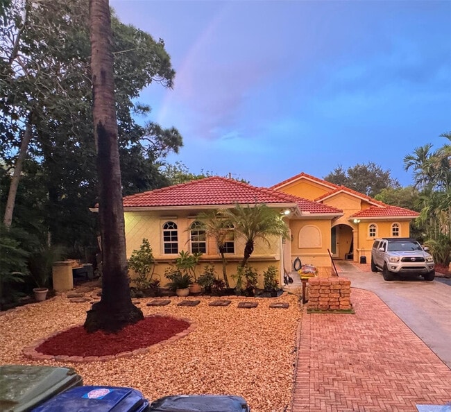 Building Photo - 1464 SW 28th Ave